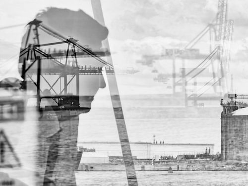 Man in Rotterdam’s Maashaven 1/3