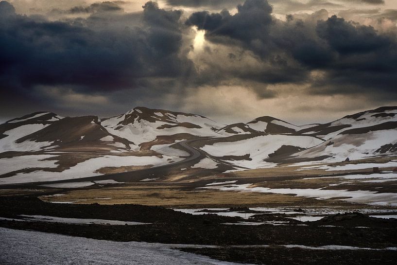 Berglandschaften: Sonnenschein nach dem Sturm. von Nick Schouwenaars