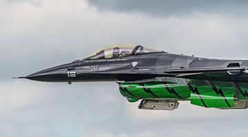 F-16 Demo Team Belgische Luchtmacht: de Dream Viper. van Jaap van den Berg