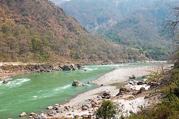 De heilige rivier de Ganges in India bij Laxman Jhula  sur Eye on You