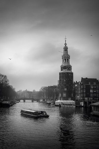 The tour boat by Iconic Amsterdam