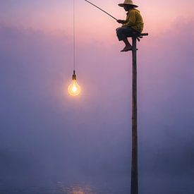 Fischer mit Licht über ruhigem Wasser von But First Framing