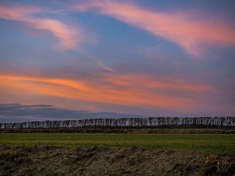 Sky on fire by Tommy de Wever