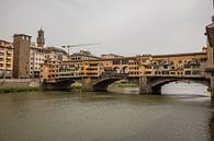 Ponte Vecchio (Vecchio brug) in Florence , Italy van Joost Adriaanse thumbnail