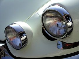 Citroën DS in Parijs onder Eifeltoren von Kristel van den Boom