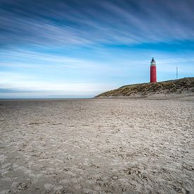 Texel Leuchtturm vom Strand aus von Maurice Hoogeboom
