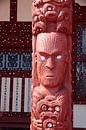 Maori standbeeld in Rotorua, Nieuw Zeeland van Christian Müringer thumbnail