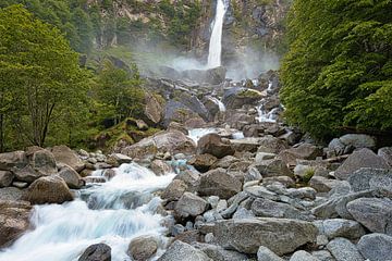 Wasserfall bei Foroglio im Maggiatal von Dieter Fischer