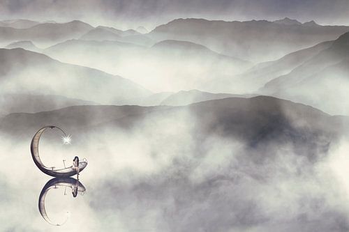 Romantische Beeldmanipulatie van Vrouw op Boot in de Mist - Uniek Kunstwerk voor een Mystieke Sfeer