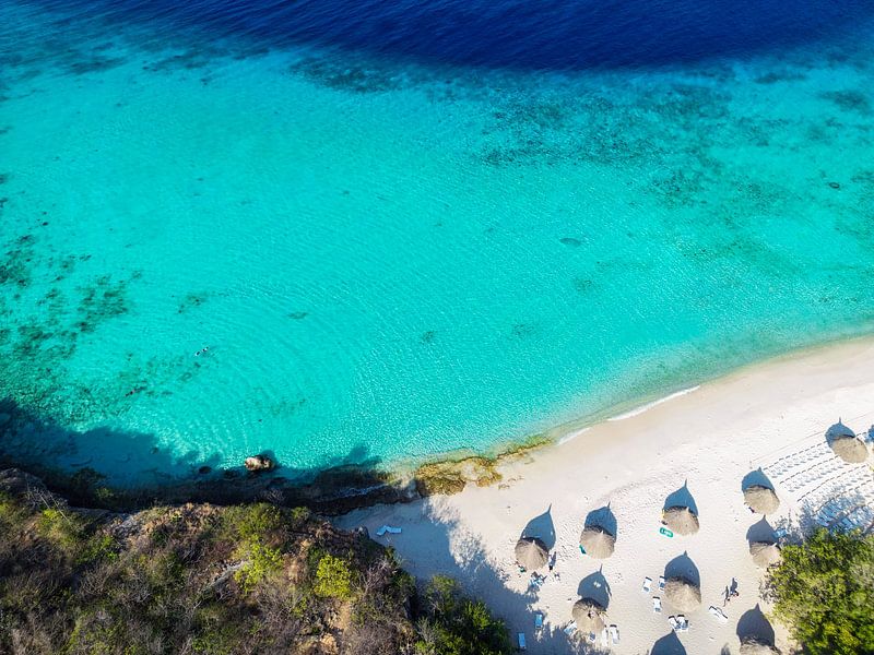 Vue aérienne à couper le souffle de la plage de Cas Abou - Paradis tropical à Curaçao par Eiland-meisje
