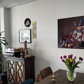 Photo de nos clients: Nature morte avec panier de fruits, vase avec fleurs et coquillages, Balthasar van der Ast (vu chez 