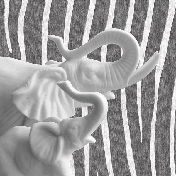 Porcelain elephants 2.0 by Ingo Laue
