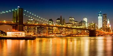 Night-Skyline NEW YORK CITY by Melanie Viola