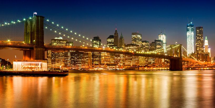 Night-Skyline NEW YORK CITY von Melanie Viola