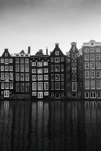 Damrak, Amsterdam in schwarz-weiß