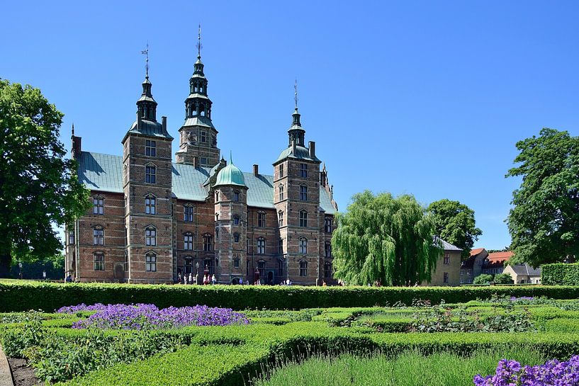 Uitzicht vanuit de tuinen van Frank's Awesome Travels
