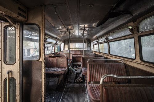 Interieur van een oude bus