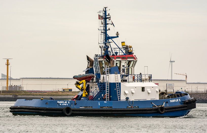 Sleepboot Fairplay X onderweg op de Maasvlakte na een sleep. van scheepskijkerhavenfotografie