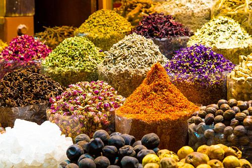 Souk d'épices de Dubaï, marché d'épices de Dubaï, épices colorées