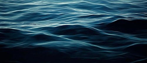 Donkere golven in kalm water