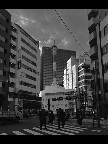 Rythme urbain monochrome au Japon