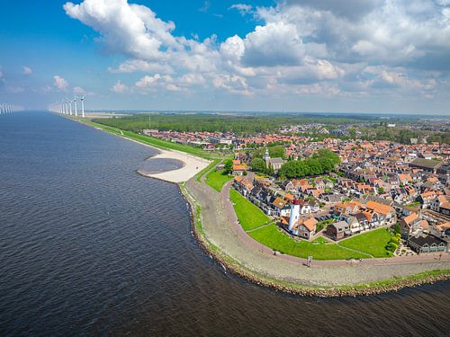 Urk luchtfoto van het voormalige eiland aan het IJsselmeer