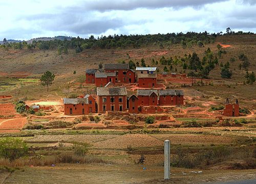 Madagassisches Dorf sur Katharina Wieland Müller