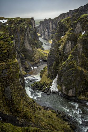 Canyons of green