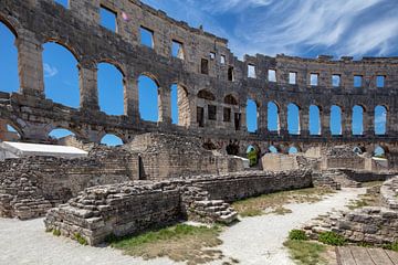 Interieur  Romeinse Arena (amfitheater) in het centrum van Pula, Kroatie