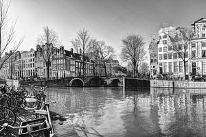 Innere Stadt von Amsterdam Niederlande Schwarz und Weiß