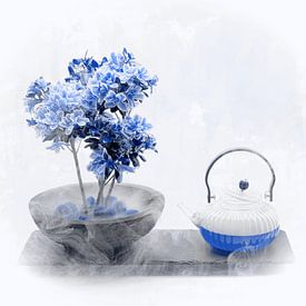 Nature morte rêveuse, zen et printanière avec théière. sur Saskia Dingemans Awarded Photographer