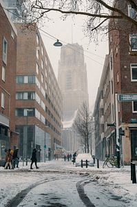 De Meent en de Laurenskerk in de sneeuw