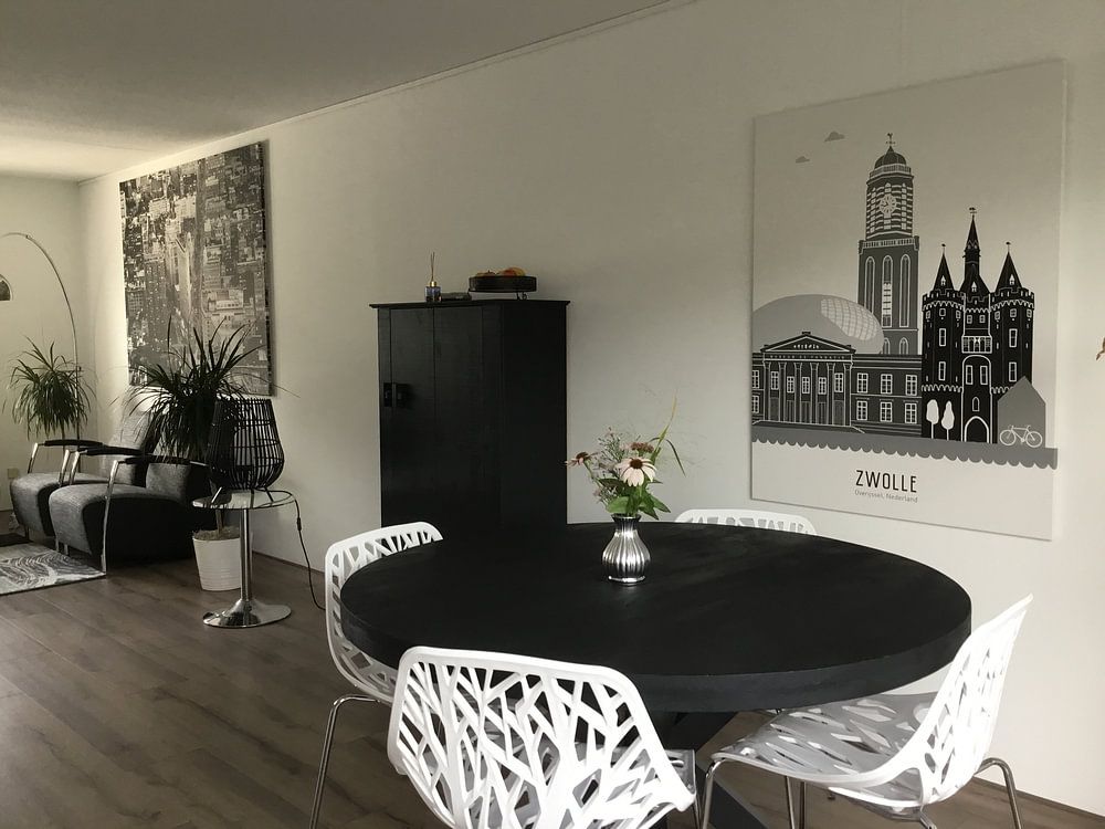 Skyline-Illustration Stadt Zwolle schwarz-weiß-grau von Mevrouw Emmer