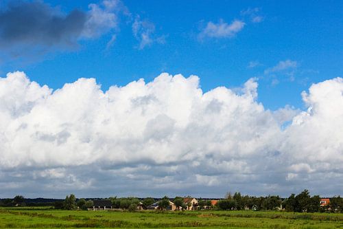Wolken over de polder