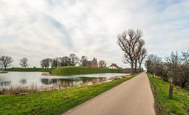 Slot Loevestein by Ruud Morijn