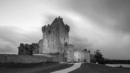 Coucher de soleil au château de Ross, Killarney, Irlande