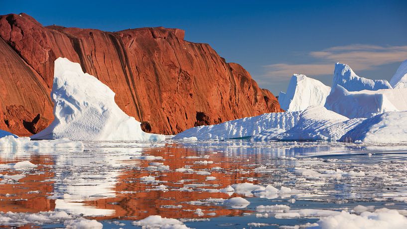 Eisberge in Røde Ø, Scoresby Sund, Grönland von Henk Meijer Photography