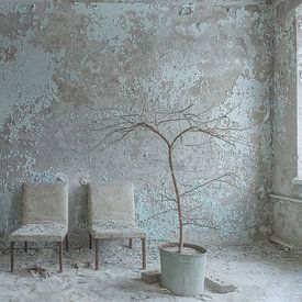 Wachtruimte in een verlaten kinderziekenhuis (Pripjat) van John Noppen