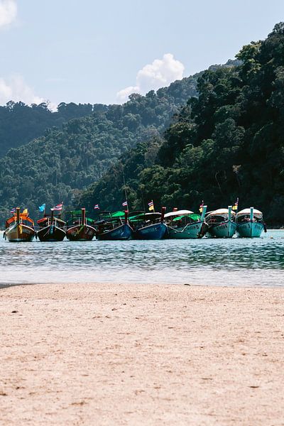 Thailand khao lak Reisefotografie bunte Fischerboote von Lindy Schenk-Smit