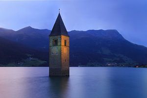 Versunkenes Dorf im Reschensee