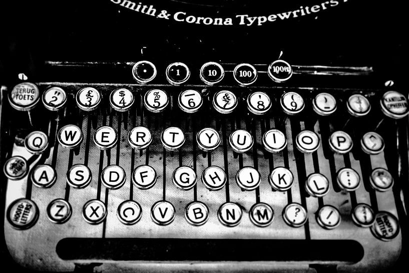 Antique typewriter by eric van der eijk