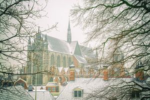 Hooglandse kerk in de sneeuw by Dirk van Egmond
