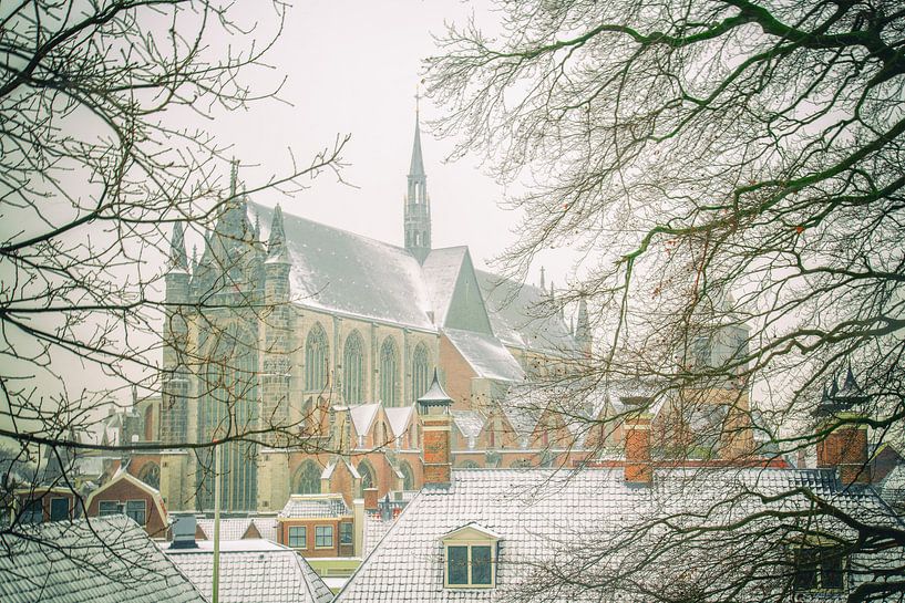 Hooglandse kerk in de sneeuw by Dirk van Egmond