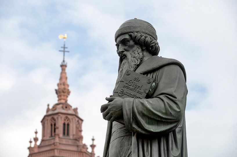 Johannes Gutenberg by Richard Wareham