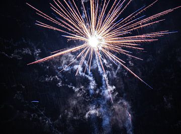 Dramatisches Feuerwerk von Marjolein van Wikselaar