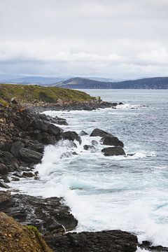 Cliffs of Maria Island: Spectacular Views by Ken Tempelers