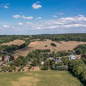Luchtpanorama  van Slenaken in Zuid-Limburg van John Kreukniet