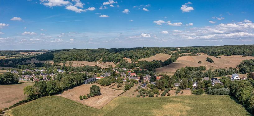 Panorama aérien de Slenaken dans le sud du Limbourg par John Kreukniet