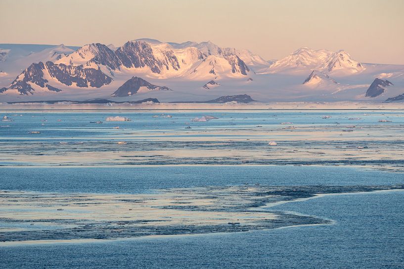 Sunset in Antarctica by Anges van der Logt