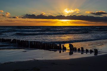 Baltic Sea coast on the island Moen in Denmark by Rico Ködder